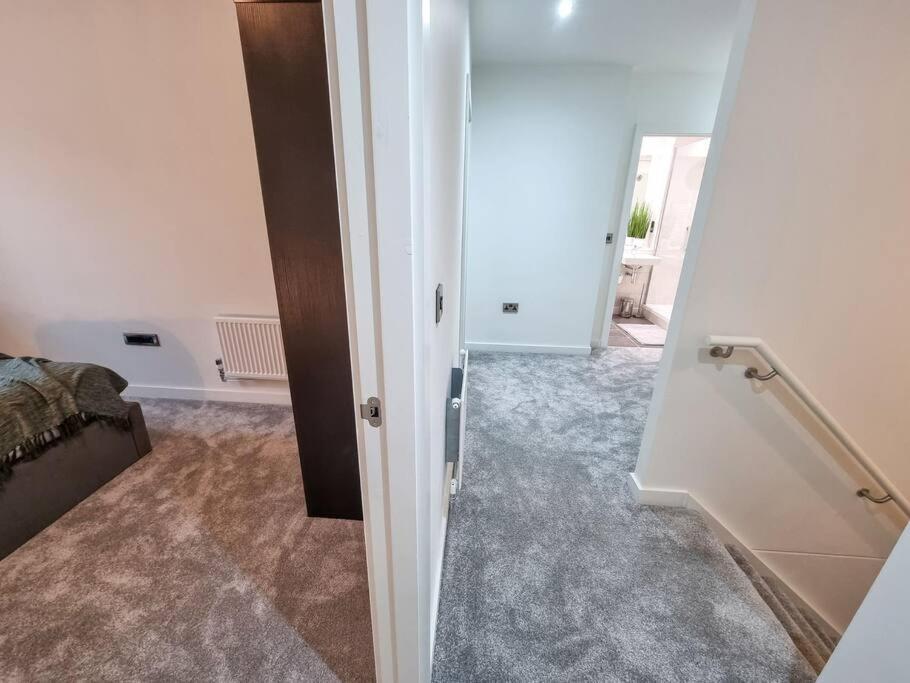 Stunning 4-Bedroom Townhouse With Free Parking Manchester Exterior foto