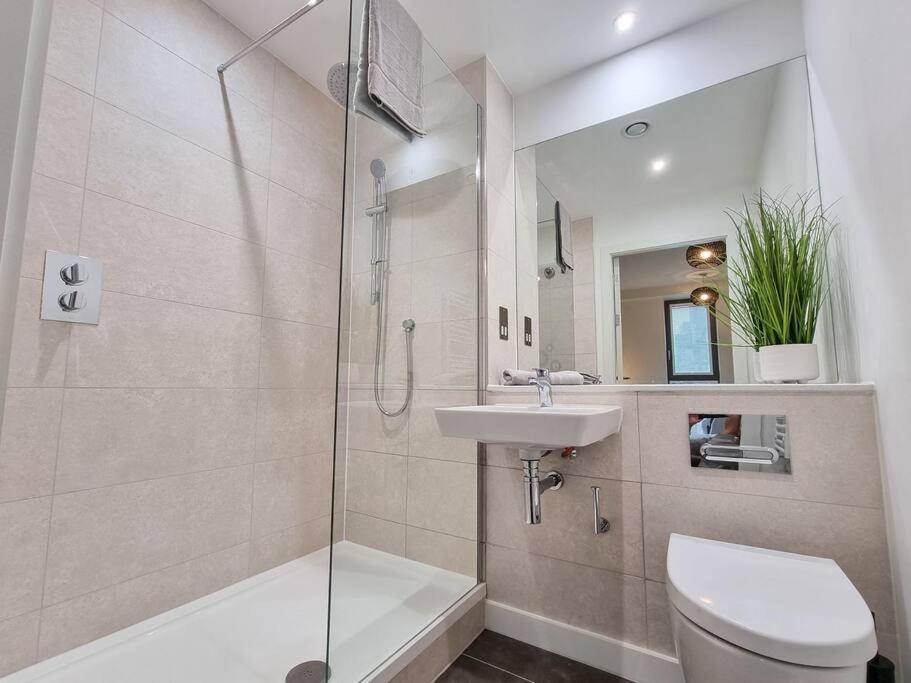 Stunning 4-Bedroom Townhouse With Free Parking Manchester Exterior foto