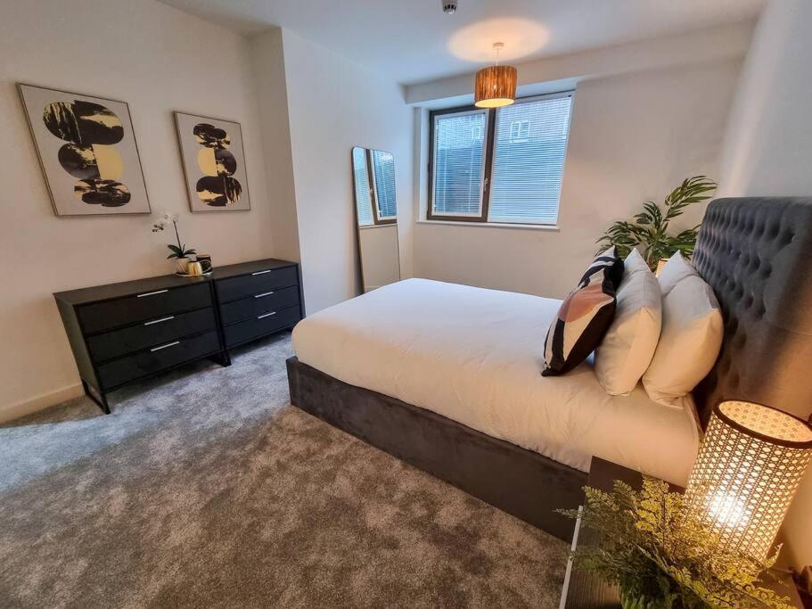 Stunning 4-Bedroom Townhouse With Free Parking Manchester Exterior foto