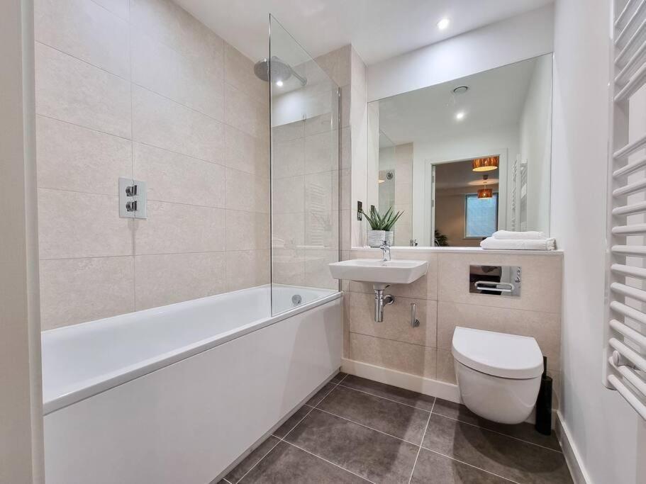 Stunning 4-Bedroom Townhouse With Free Parking Manchester Exterior foto