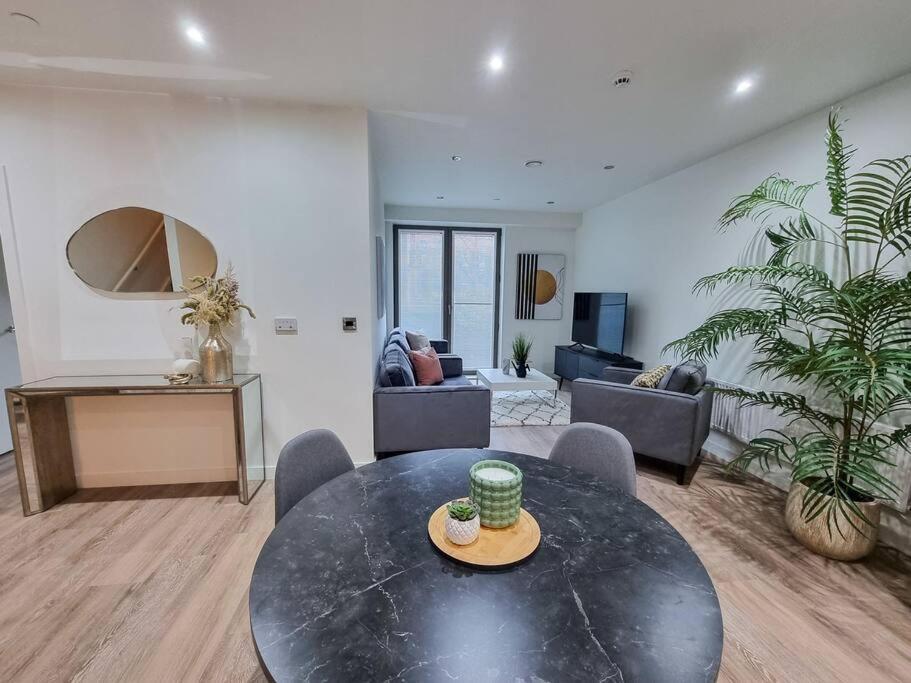 Stunning 4-Bedroom Townhouse With Free Parking Manchester Exterior foto