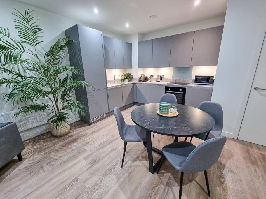 Stunning 4-Bedroom Townhouse With Free Parking Manchester Exterior foto